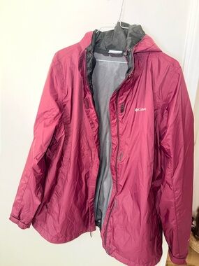 Columbia Black Mesh-Lined Hooded Jacket